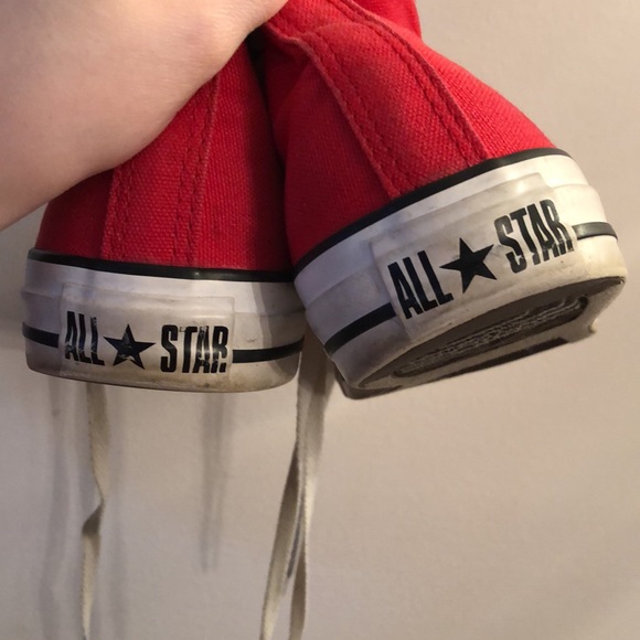 Red high top converse - Picture 6 of 13